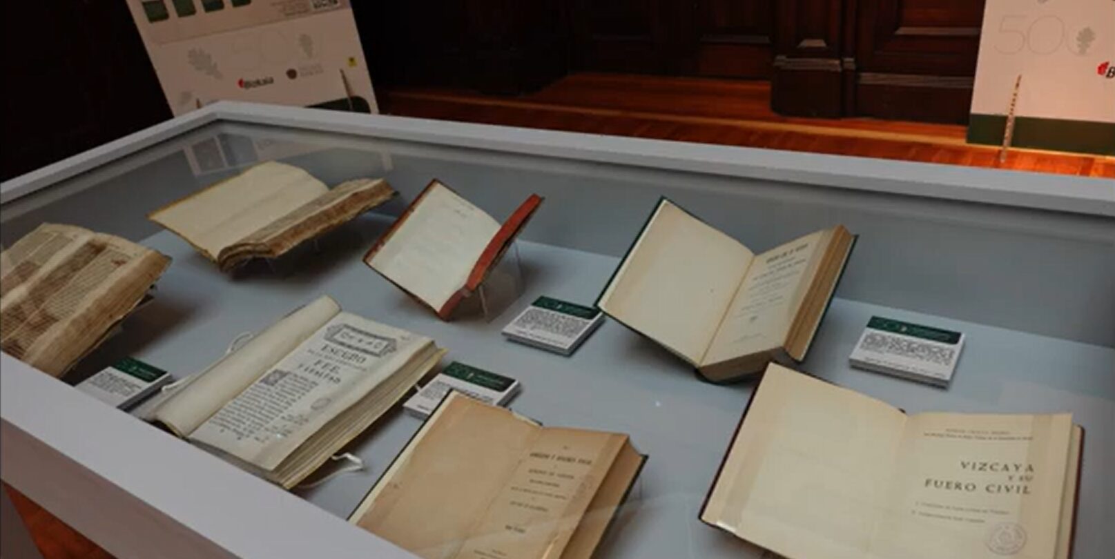 Abierta la exposición sobre el Fuero Nuevo de Bizkaia, organizada por Iura Vasconiae